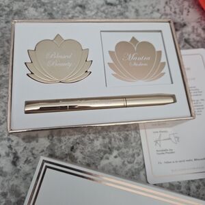 New 4 Set Eye Shadow Stackabke Magnetic Cases. With Mirroe , 2 Sided Brush + Mor